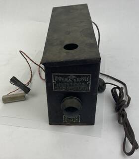 221167 Acme Vintage Antique Yniversal B Supply Model 30 Steam Punk Untested
