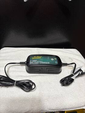 022-2020-cos-wh Battery Tender 3 Amp Automatic Charger/maintainer 022-2020-cos-wh Battery Tender 3 Amp Automatic Charger/maintainer