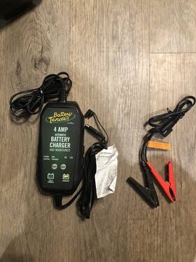 05m23-101011 Battery Tender 4 Amp Selectable Charger And Maintainer