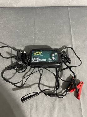 08m20-101494 Battery Tender Deltran 4.5 Amp Charger And Maintainer