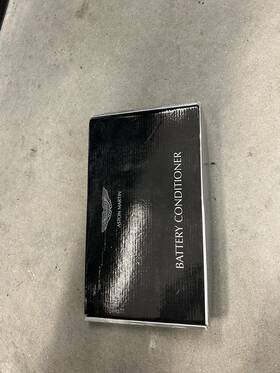 4g43-37-11205 Battery Tender Aston Martin Db7 V12 Vanquish V8 Vantage 2005-2018 And Db9