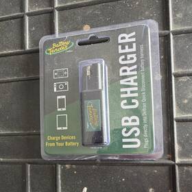 Cm002 Battery Tender Usb Charger For Use On Motorcycle / Atv Side By