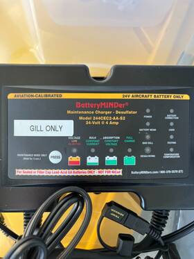 244cec2-aa-s2 Batteryminder 24v 4a Aviation Battery Charger/maintainer For Gill