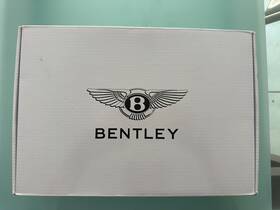 Us70023y0915685a Bentley New With Box Battery Trickle Charger Maintainer Oem Us7002