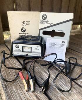 95611250700 Bmw Motorcycle Battery Charger 12v 3 Amp Automatic Solid State Lead Acid