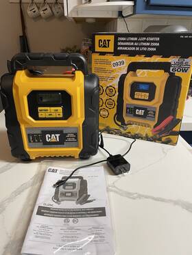 Clj25c Cat 2500a Jump Starter Air Compressor 120psi Usb-c Led Light Power Station