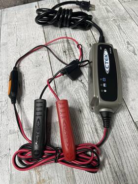 Ctek 350009562133 Us 800 12 Volt Battery Charger Maintainer Motorcycle Atv Utc Trickle Minder Ctek 350009562133 Us 800 12 Volt Battery Charger Maintainer Motorcycle Atv Utc Trickle Minder