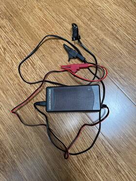 Dakota12v10a Dakota Lithium 12v/10 Amp Ac/dc Charger For Batteries