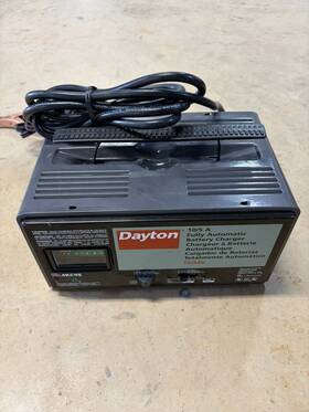 141-316-902 Dayton Vintage Battery Charger 10/5 Amp Fully Automatic 12/24 Volt 4kc95 Jan 02