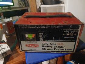 4z578b Dayton Vintage Battery Charger Model 10/2 Amp Charges 6 Or 12 Volt