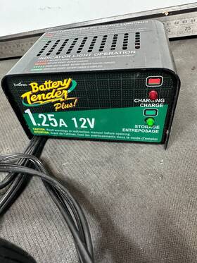 021-0128-ca Deltran Battery Tender Plus 12v 12 Volt 1.25a 1.25 Amp Trickle Storage Charger