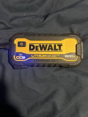 Dxselj16 Dewalt 1600 Peak Amp Jump Starter Etl Certified . Without Ut Cables Box Only