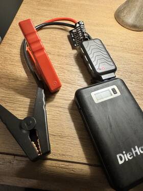 9419113201b182703273 Diehard Die Hard Lithium Polymer Cranking Battery Jump Starter