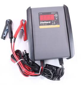Dh0162 Diehard Gold 15-amp 6-volt/12-volt Automotive Battery Charger/maintainer Dh0162 Diehard Gold 15-amp 6-volt/12-volt Automotive Battery Charger/maintainer