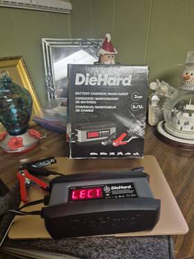 Dh160 Diehard Die Hard Battery Charger/maintaner 3a 6v/12v New Open Box Tested