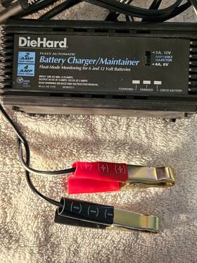 Swc035 Diehard Battery Charger Maintainer Used 12v Or 6v Swc035 Diehard Battery Charger Maintainer Used 12v Or 6v