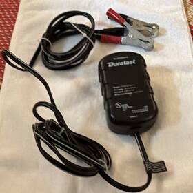 0899009679 Duralast 12 V Battery Charger