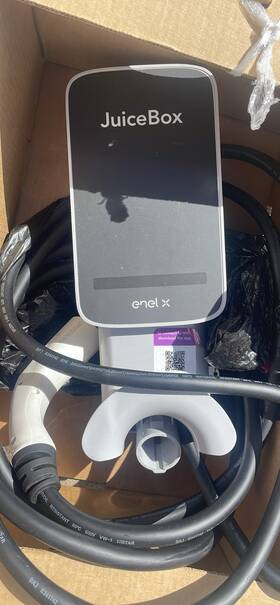 2jbo401rna-hjwx-222 Enel X Way Juicebox 40 Smart Electric Vehicle Ev Charging Station