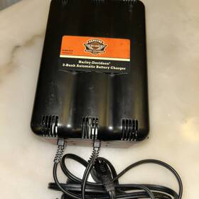 022-0165-hd Harley-davidson 2 Bank Battery Charger/maintainer No Wall Charger