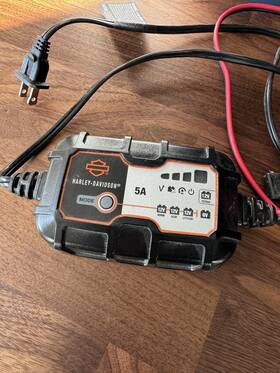 022-0186-hd-wh Harley-davidson 5 Amp Battery Charger Works 022-0186-hd-wh Harley-davidson 5 Amp Battery Charger Works