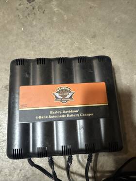 5115-100040c Harley-davidson 4-bank Automatic Battery Charger 100-240v 50/60hz