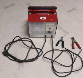 141-40 International Harvester Ih Battery Charger 10 Amp Model