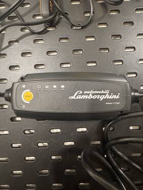 40260m26w3000814 Lamborghini Genuine Battery Charger 40260m26w3000814 Lamborghini Genuine Battery Charger