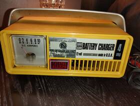 1296754231 Lsi Lear Siegler Inc Vintage Good Working Solid State 12 Volt 4 Amp Battery Char