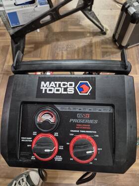Mc139 Matco Wheeled Battery Charger New