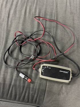 56831e51w2000163 Mclaren Battery Charger / Maintainer - Oem