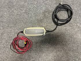 40081i05w3000773 Mercedes-benz Trickle Charger