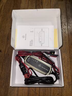 A009822921 Mercedes-benz Trickle Charger Oem