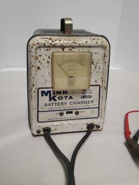 30-706 Minnkota Rare Htf Vintage 6 Amp Battery Charger Model #30-706 Sold As Is Read 30-706 Minnkota Rare Htf Vintage 6 Amp Battery Charger Model #30-706 Sold As Is Read