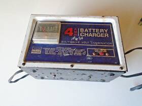61-16402 Montgomery Ward 61-81061 4 Amp 6 Or 12 Volt Battery Charger Model Tested 4amp