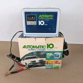 8106-10 Montgomery Ward Vintage 10 Amp 6v-12v Automatic Battery Charger Mint 81061