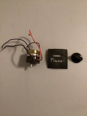 C048-7 Moot Battery Charger Mechanical Timer With Knob Preowned Working When Removed
