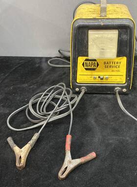 85-166 Napa 85-155 Battery Service Charger Station 6v 12v Powers Up Works Vintage