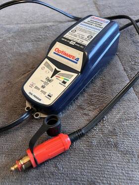 B-3300 Optimate 4 Battery Charger With Bmw 12v Can-bus Plug B-3300 Optimate 4 Battery Charger With Bmw 12v Can-bus Plug