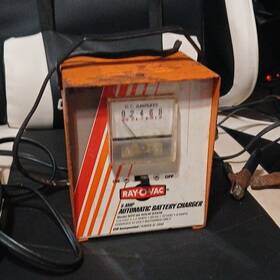 410c Ray-o-vac Vtg 6 Amp Auto Battery Charger