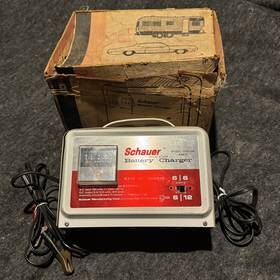 0122-05 Schauer B6612 Vintage 6 Amp And 12 Volt Battery Charger Model -tested Works