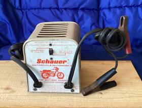 0123-01 Schauer 11612 Vintage Motorcycle/auto 1 Amp Battery Charger Tapering Charge