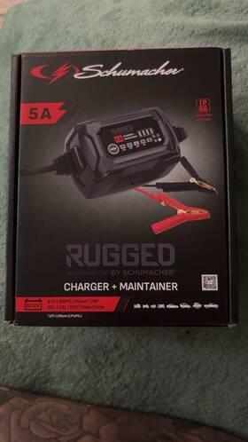 Schumacher 026666816823 Rugged Charger Maintainer 5a