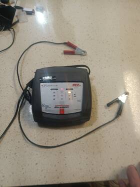 E32074 Schumacher Xc10 Battery Charger Speed Charge 10a 6/12v Tested