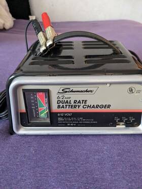 H952 Schumacher 6/2 Amp Dual Rate Battery Charger Vintage 6 /12 Volt