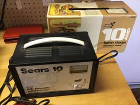 28-7133 Sears Vintage 10am Battery Charger Excellent Clean In Original Box