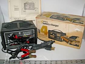 28-71836 Sears Vtg Manual Battery Charger 4a 6v/12v Dc #28-71836 With Box And Owners