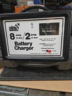 606718250 Sears Battery Charger 8/2 Amp 12 Volt
