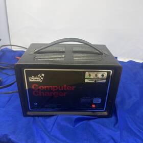 608.718291 Sears Vintage 10 Amp 12 Volt Automatic Battery Charger