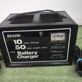 608.718473 Sears Vintage Battery Charger Starter 10/50 Amp 12 Volt Tested 608.718473 Sears Vintage Battery Charger Starter 10/50 Amp 12 Volt Tested