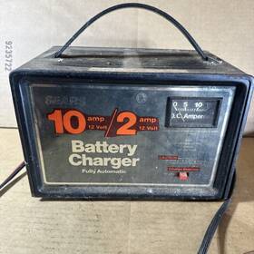 608.718570 Sears 10/2 Amp 12 Volt Automatic Battery Charger Model Tested Works